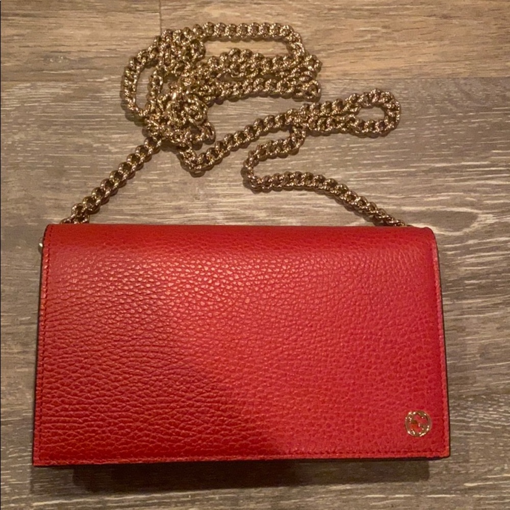 Gucci wallet on chain